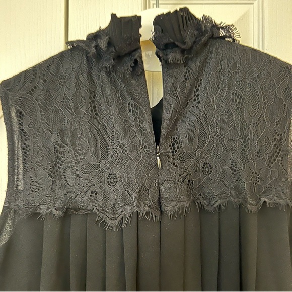 Women sleeveless shirt - Picture 3 of 10